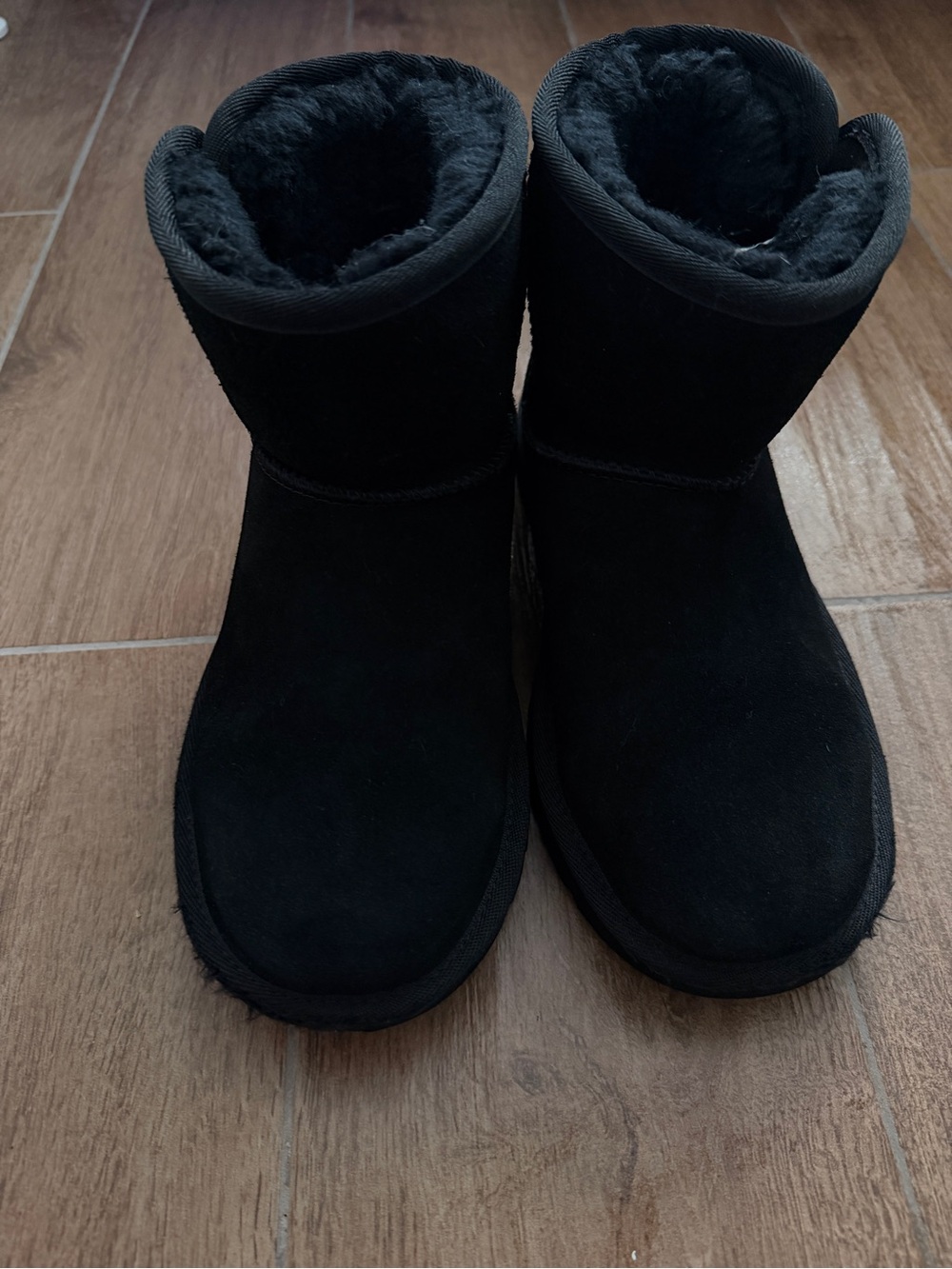UGG Kids Black Shearling-Lined Short Slippers